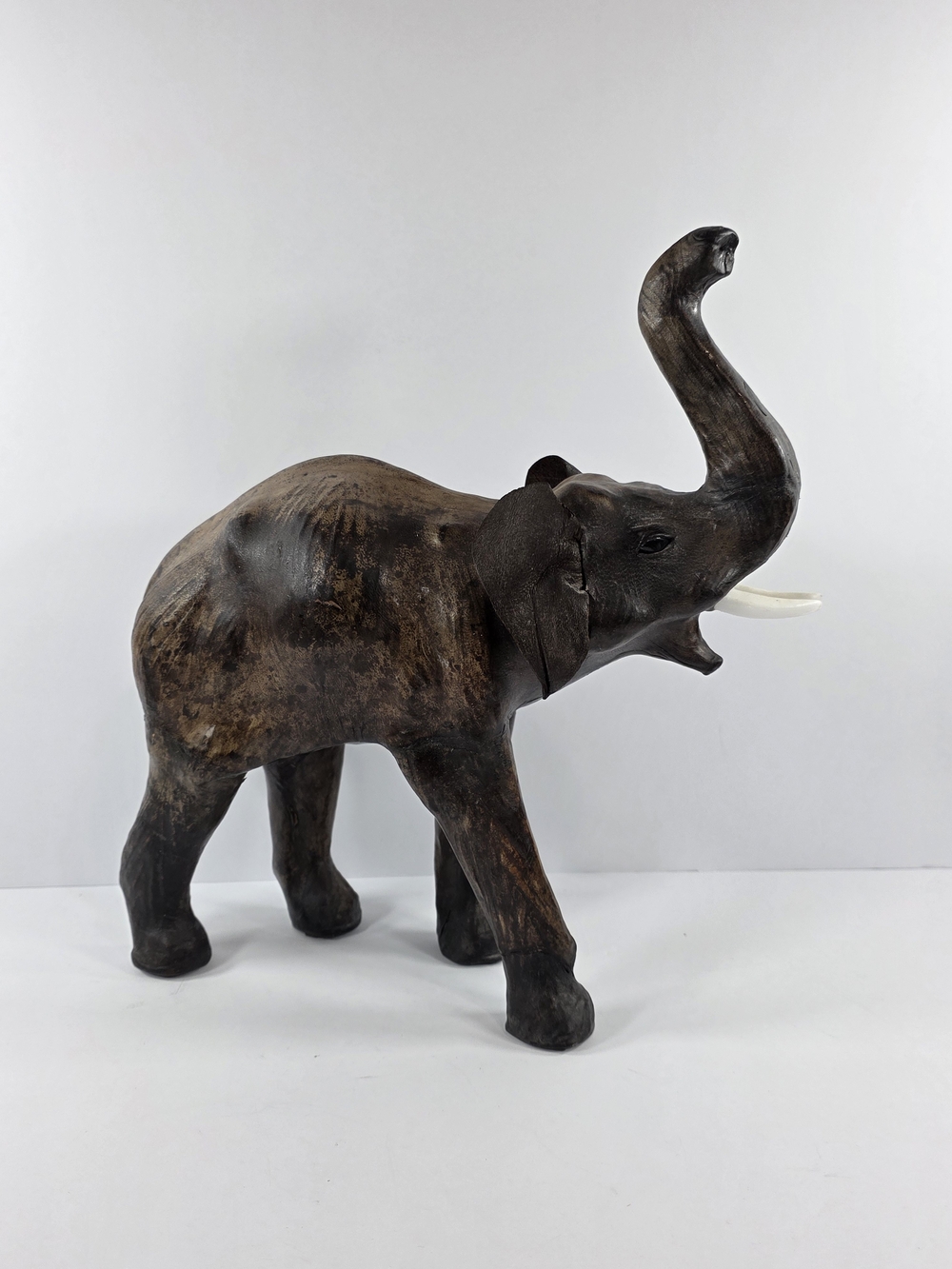 Hand-Carved Brown Elephant Sculpture - Decorative Home Art